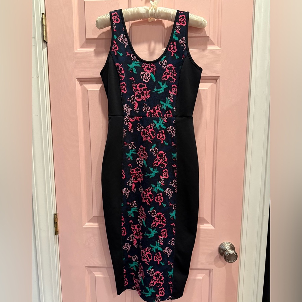 I 🩷 Ronson Floral Black and Pink Stretchy Midi Dress size extra small EUC